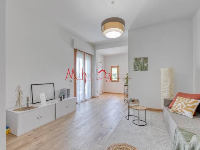 Villa bifamiliare in vendita ad Abano Terme via Armando Pillon