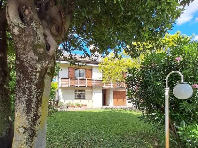 Villa bifamiliare in vendita ad Albignasego via Donatello