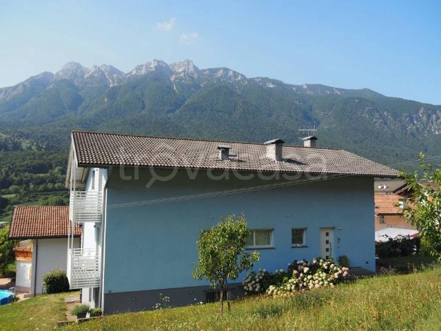 Villa bifamiliare in vendita ad Altopiano della Vigolana via Trieste, 47