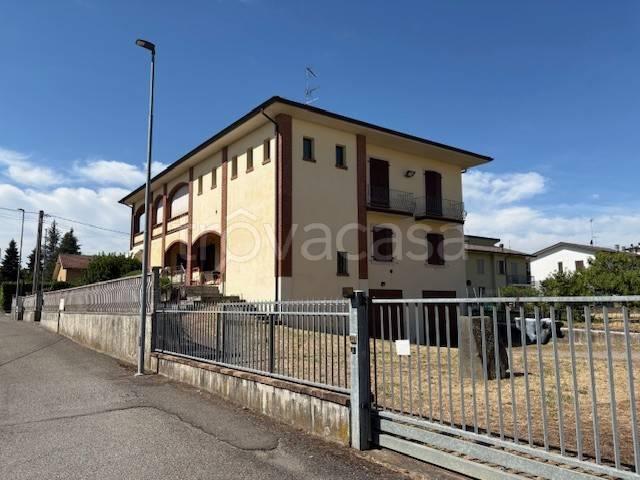 Villa bifamiliare in vendita ad Ancarano, Rivergaro