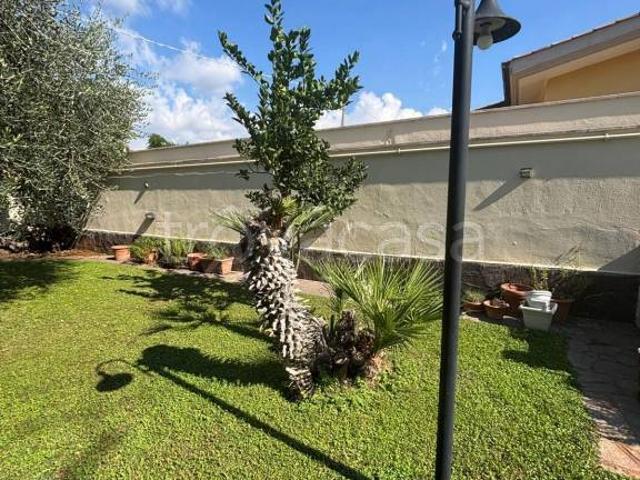 Villa bifamiliare in vendita ad Anzio, Cocchino