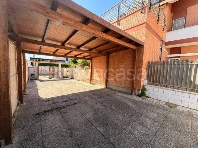 Villa bifamiliare in vendita ad Anzio via delle Naiadi, 3, Lido di Cincinnato Sirene