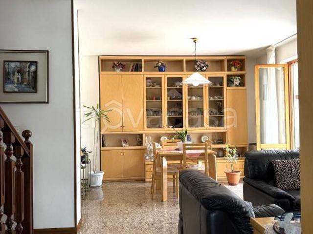 Villa bifamiliare in vendita ad Ascoli Piceno via degli Anemoni, 3