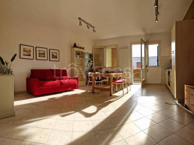 Villa Bifamiliare in affitto a Comacchio via Madonna di Campiglio, arredato, giardino privato, posto auto TrovaCasa