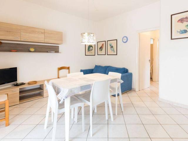 Villa Bifamiliare in affitto a Comacchio viale Michelangelo, 181, arredato, giardino privato, lavatrice TrovaCasa