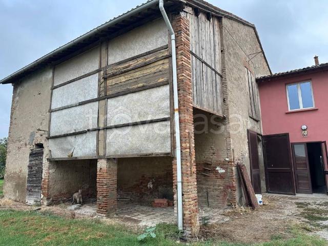 Villa Bifamiliare in affitto a Conselice, non arredato/vuoto, riscaldamento assente, cantina TrovaCasa
