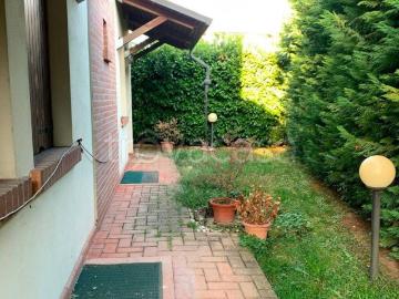 Villa Bifamiliare in affitto a Caldogno, non arredato/vuoto, giardino privato, box TrovaCasa