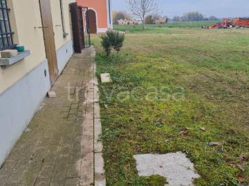 Villa Bifamiliare in affitto a Calderara di Reno, giardino privato, parzialmente arredato, caminetto TrovaCasa