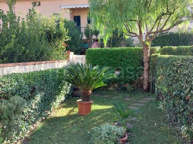 Villa bifamiliare in affitto a Camaiore, Lido Di Camaiore