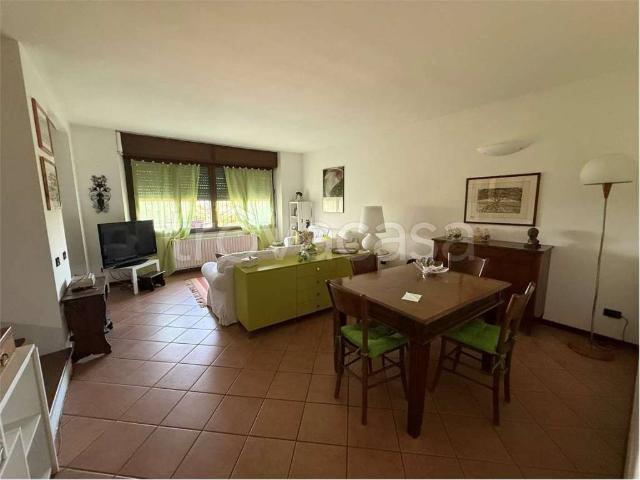 Villa Bifamiliare in affitto a Cantù via Betta, non arredato/vuoto, giardino privato, terrazzo TrovaCasa