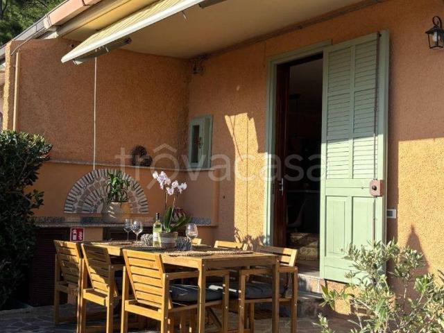 Villa Bifamiliare in affitto a Capoliveri località Ripitino, arredato, giardino privato, terrazzo TrovaCasa