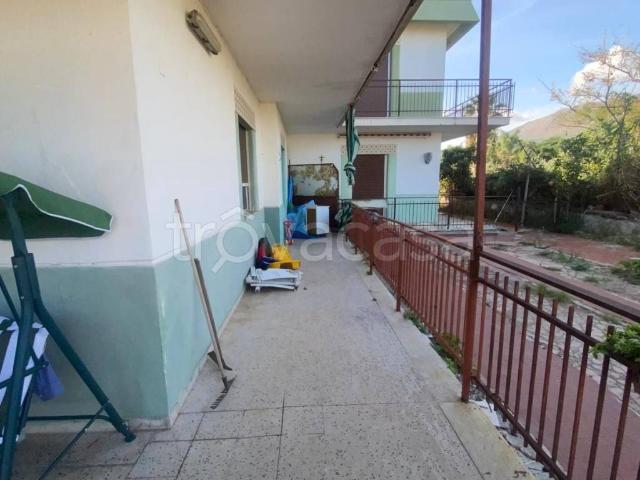 Villa Bifamiliare in affitto a Carini via Amerigo Vespucci, arredato, posto auto, terrazzo TrovaCasa