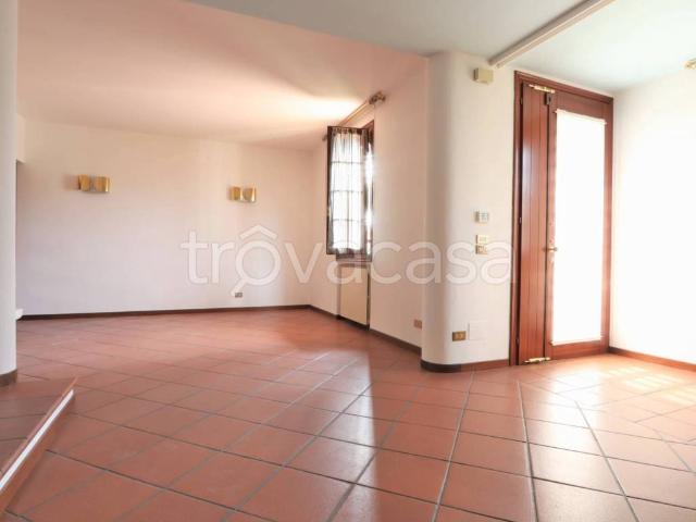 Villa Bifamiliare in affitto a Castegnero via degli Eroi, giardino privato, box, riscaldamento autonomo TrovaCasa