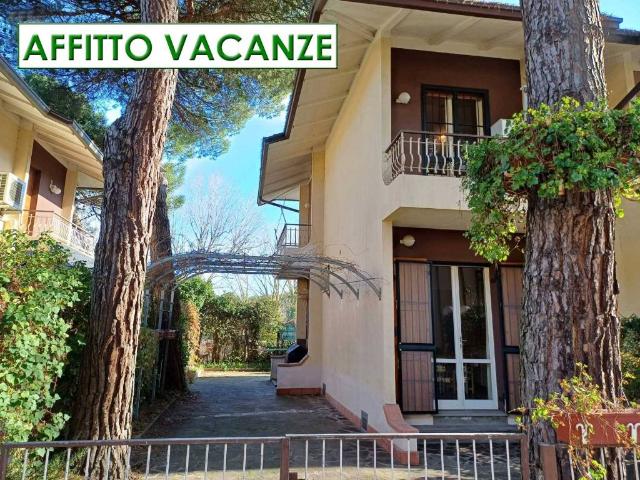 Villa Bifamiliare in affitto a Cesenatico viale dei Pini, 28B, arredato, giardino privato, posto auto TrovaCasa