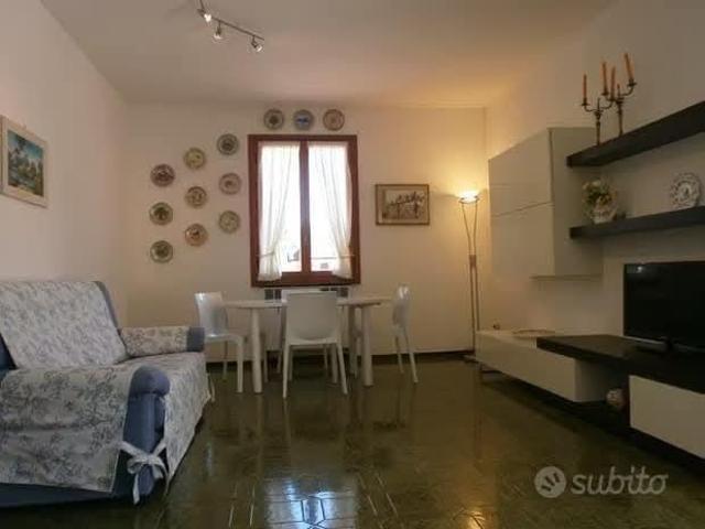 Villa Bifamiliare in affitto a Ameglia, case in affitto Ameglia