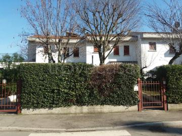 Villa Bifamiliare in affitto a Bologna via Caduti di Casteldebole, 1, arredato, giardino privato, box TrovaCasa