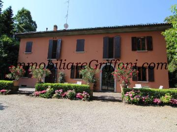 Villa Bifamiliare in affitto a Bologna via San Mamolo, arredato, giardino, posto auto TrovaCasa