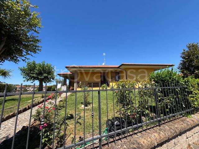 Villa Bifamiliare in affitto a Bolsena, giardino privato, box, terrazzo TrovaCasa