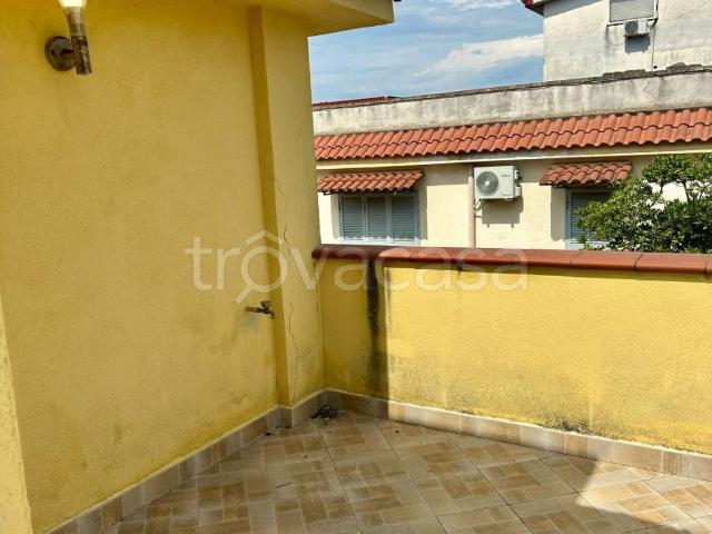 Villa Bifamiliare in affitto a Giugliano in Campania via Vicinale Massariola, 73B, non arredato/vuoto, giardino privato, terrazzo TrovaCasa