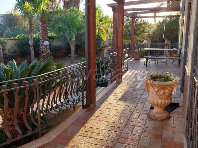 Villa Bifamiliare in affitto a Giugliano in Campania via Domitiana, 48A, arredato, giardino privato, terrazzo TrovaCasa