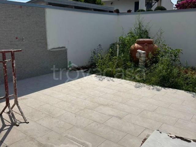 Villa Bifamiliare in affitto a Giugliano in Campania via Lago Patria, non arredato/vuoto, giardino, terrazzo TrovaCasa