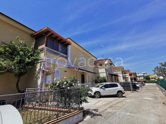 Villa Bifamiliare in affitto a Giugliano in Campania via Ripuaria, non arredato/vuoto, giardino privato, posto auto TrovaCasa