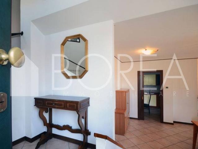 Villa Bifamiliare in affitto a Duino Aurisina, giardino privato, posto auto, terrazzo TrovaCasa