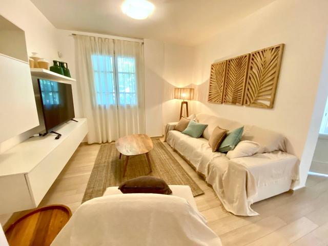 Villa Bifamiliare in affitto a Forte dei Marmi Centro Storico Forte dei Marmi Via Duca D'Aosta