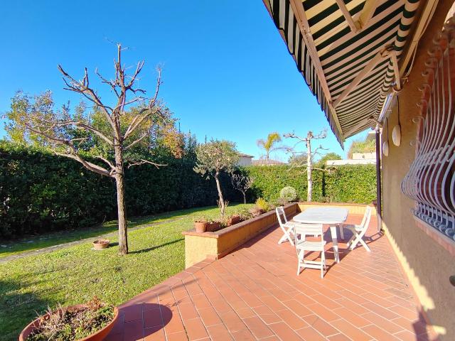 Villa bifamiliare in affitto a forte dei marmi forte dei marmi