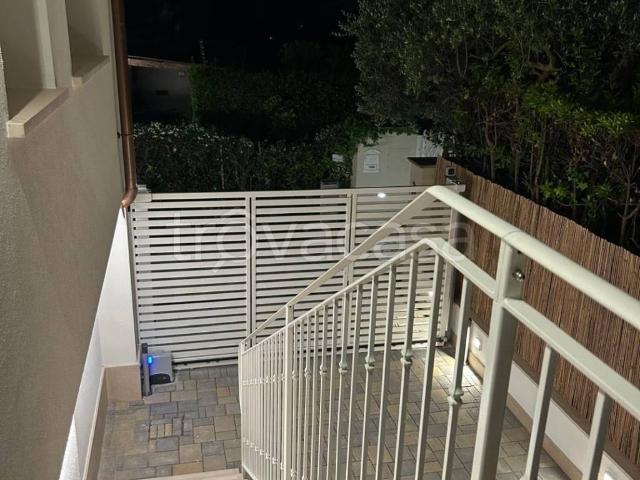 Villa Bifamiliare in affitto a Forte dei Marmi via Pietro Mascagni, arredato, giardino privato, posto auto TrovaCasa