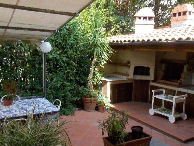 Villa bifamiliare in affitto a forte dei marmi vittoria apuana
