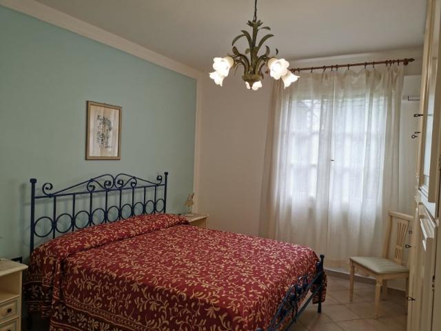 Villa Bifamiliare in Affitto a Forte Dei Marmi