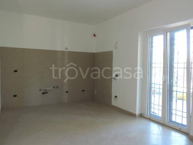 Villa Bifamiliare in affitto a Fara in Sabina via dell'Arci, 36, non arredato/vuoto, giardino privato, cucina a vista TrovaCasa