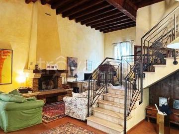 Villa Bifamiliare in affitto a Ferrara via Frasbalda, arredato, posto auto, immobile di prestigio TrovaCasa