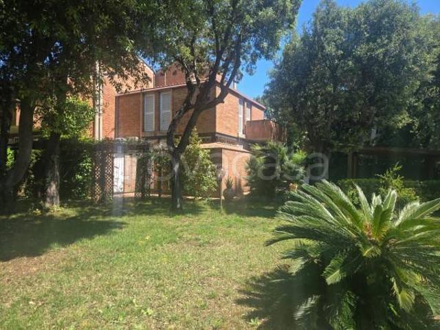 Villa bifamiliare in affitto a Fiumicino via Cesenatico, 57, Fregene