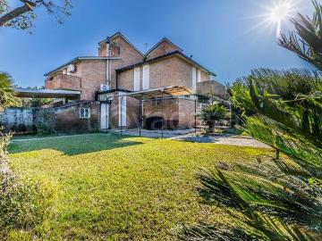 Villa Bifamiliare in affitto a Fiumicino viale Viareggio, 163, arredato, giardino privato, buono stato TrovaCasa