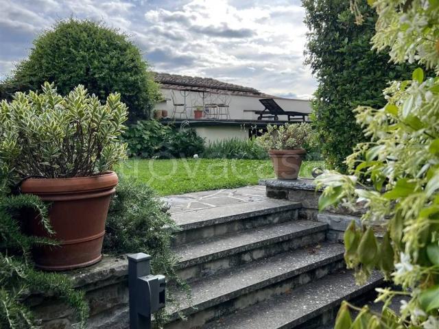 Villa Bifamiliare in affitto a Firenze via del Portico, arredato, giardino privato, posto auto TrovaCasa