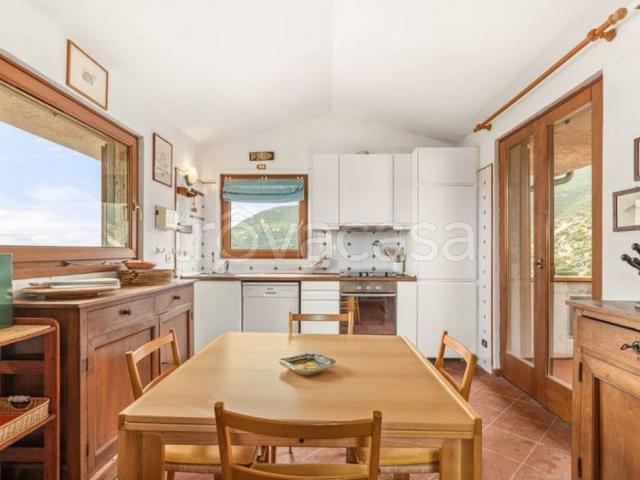 Villa Bifamiliare in affitto a Isola del Giglio, giardino privato, posto auto, terrazzo TrovaCasa