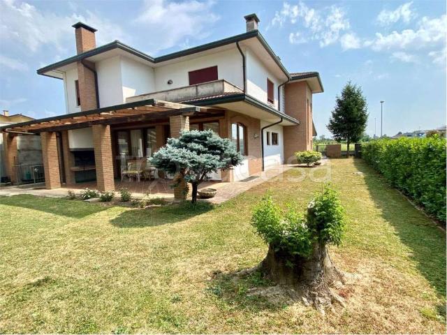 Villa Bifamiliare in affitto a Isola Vicentina via Cerchiari, 24, arredato, giardino privato, box TrovaCasa