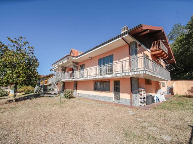 Villa Bifamiliare in affitto a Montalenghe via Castelvecchio, 36, giardino privato, box, terrazzo TrovaCasa