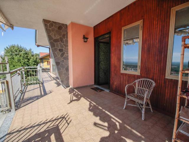 Villa Bifamiliare in affitto a Montalenghe via Castelvecchio, 36, giardino privato, box, terrazzo TrovaCasa