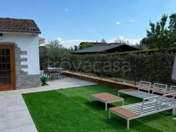 Villa Bifamiliare in affitto a Montignoso via della Traversa, 15, arredato, giardino privato, terrazzo TrovaCasa