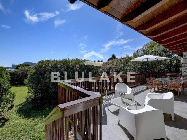 Villa Bifamiliare in affitto a Manerba del Garda viale Catullo, arredato, giardino privato, posto auto TrovaCasa