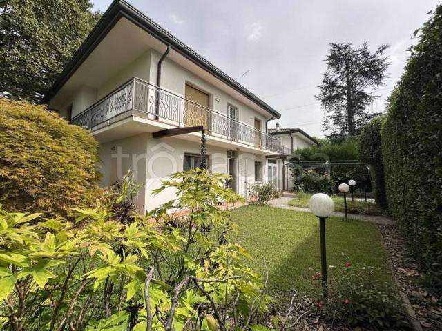 Villa bifamiliare in affitto a Martellago via Selvanese, Olmo