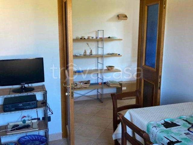 Villa Bifamiliare in affitto a Massa via dei Fichi, arredato, giardino privato, posto auto TrovaCasa