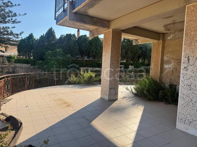 Villa bifamiliare in affitto a Messina via Regina Elena, Faro Superiore Sperone