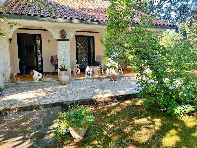 Villa Bifamiliare in affitto a Sabaudia, arredato, giardino privato, posto auto TrovaCasa