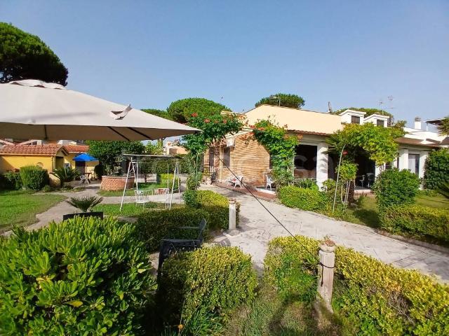 Villa bifamiliare in affitto a San Felice Circeo via Terracina, 102