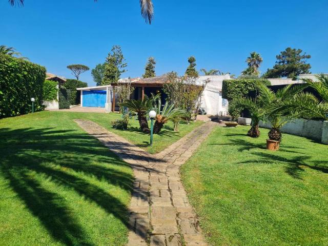 Villa bifamiliare in affitto a San Felice Circeo viale Europa, 17