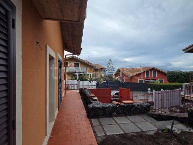 Villa Bifamiliare in affitto a San Giovanni la Punta via Giuseppe Mazzini, 1, non arredato/vuoto, giardino privato, box TrovaCasa